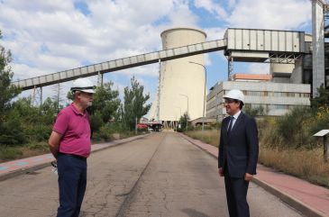 Endesa no contempla en ningún caso preservar la chimenea de la central térmica de Andorra