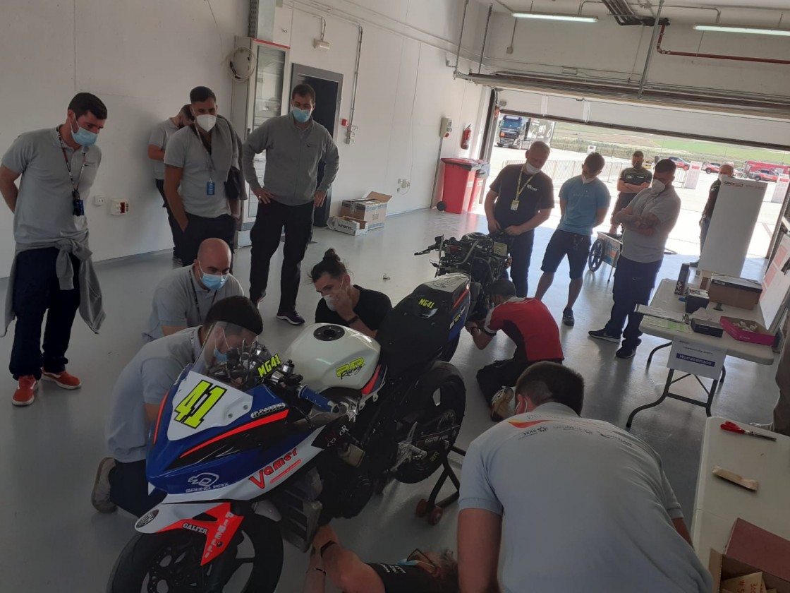 Alumnos del Máster del Motor Sport, en primera linea en WorldSBK en Motorland