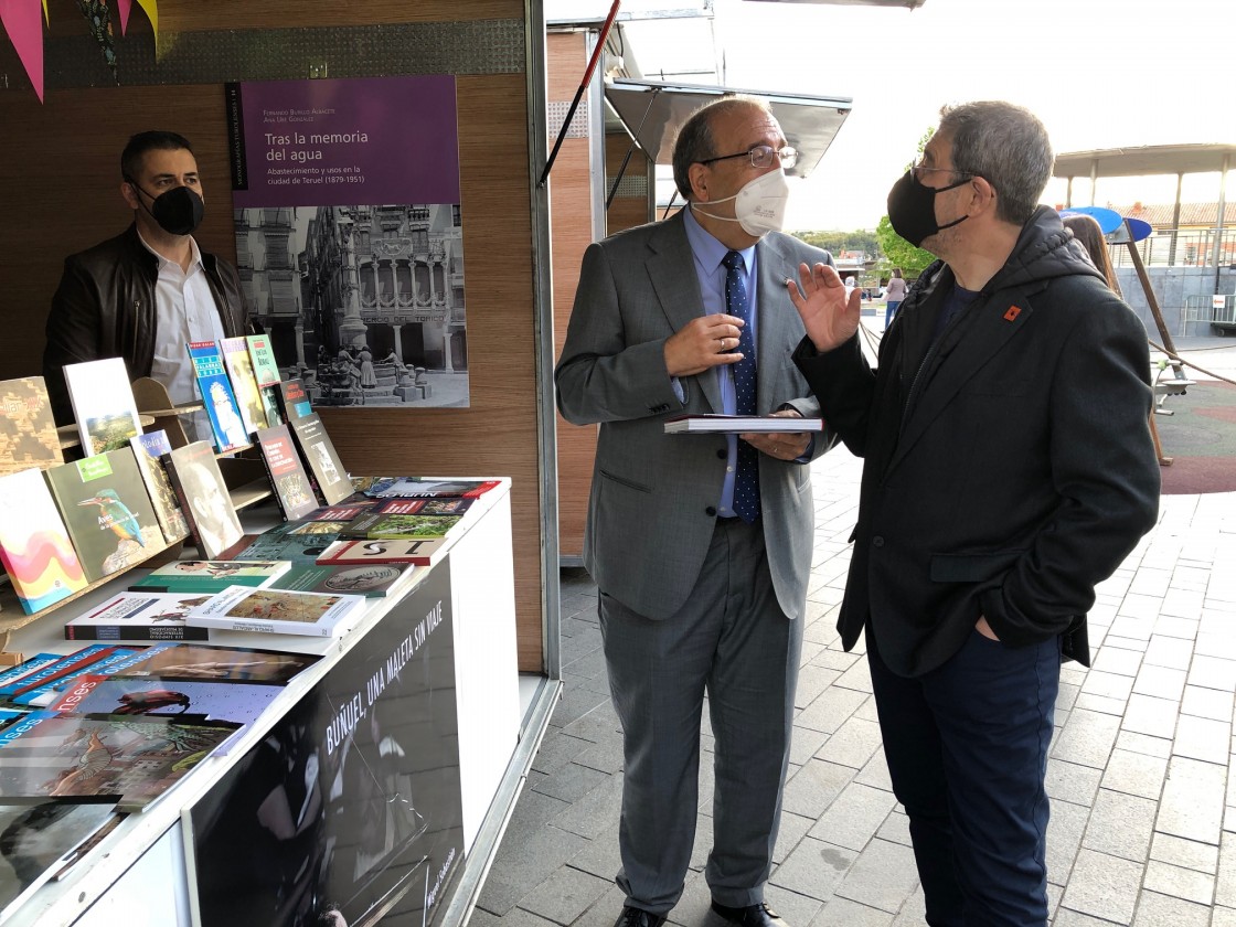 El IET lleva sus publicaciones a las ferias del libro y las promociona en otras CCAA