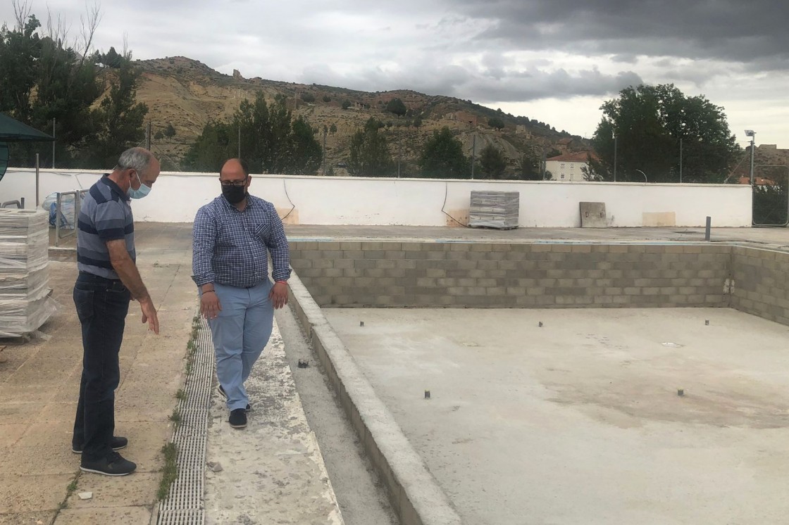 Villel reforma de manera integral las piscinas municipales con el Plan de Obras y Servicios de la DPT