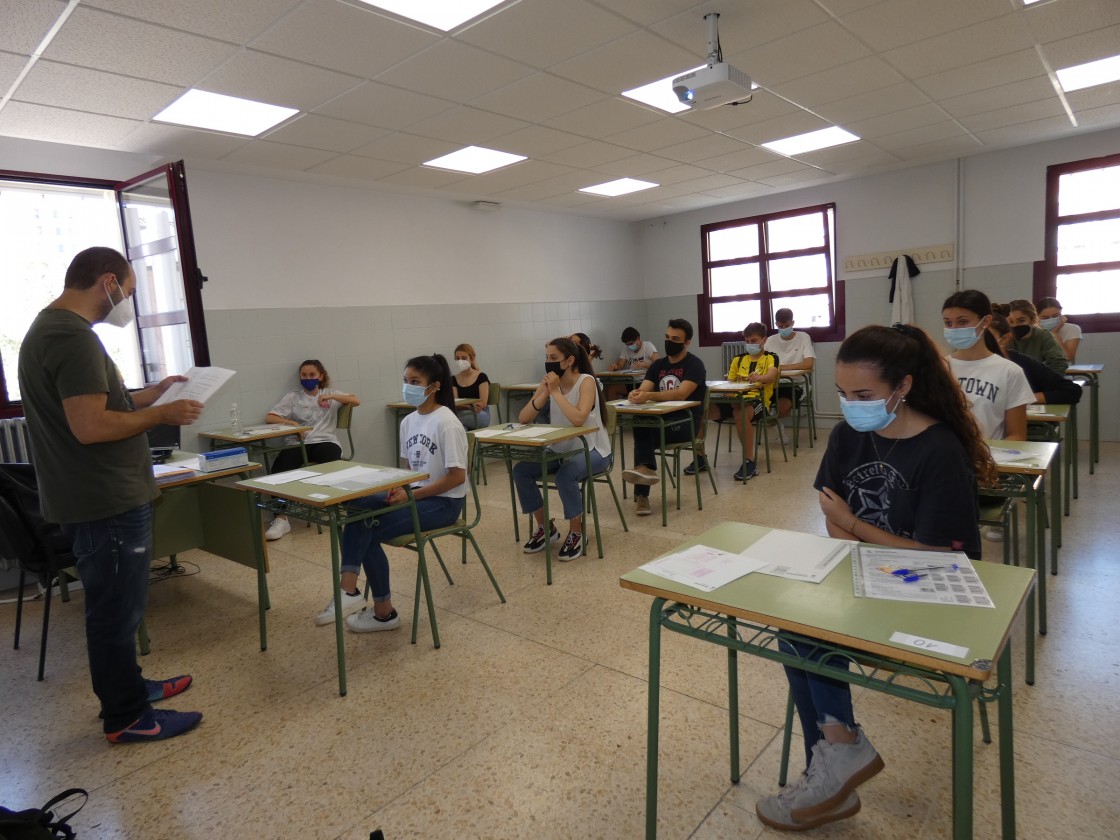 Comienzan los exámenes de la Evau en nueve sedes en Teruel con protocolos covid