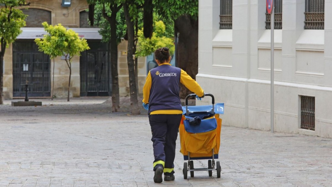 El Gobierno de Aragón se alía con Correos para garantizar servicios en el medio rural