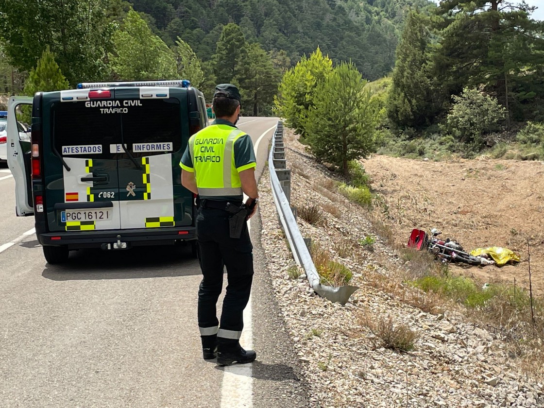 Un muerto en un accidente de moto en la A-1704 a la altura de Calomarde