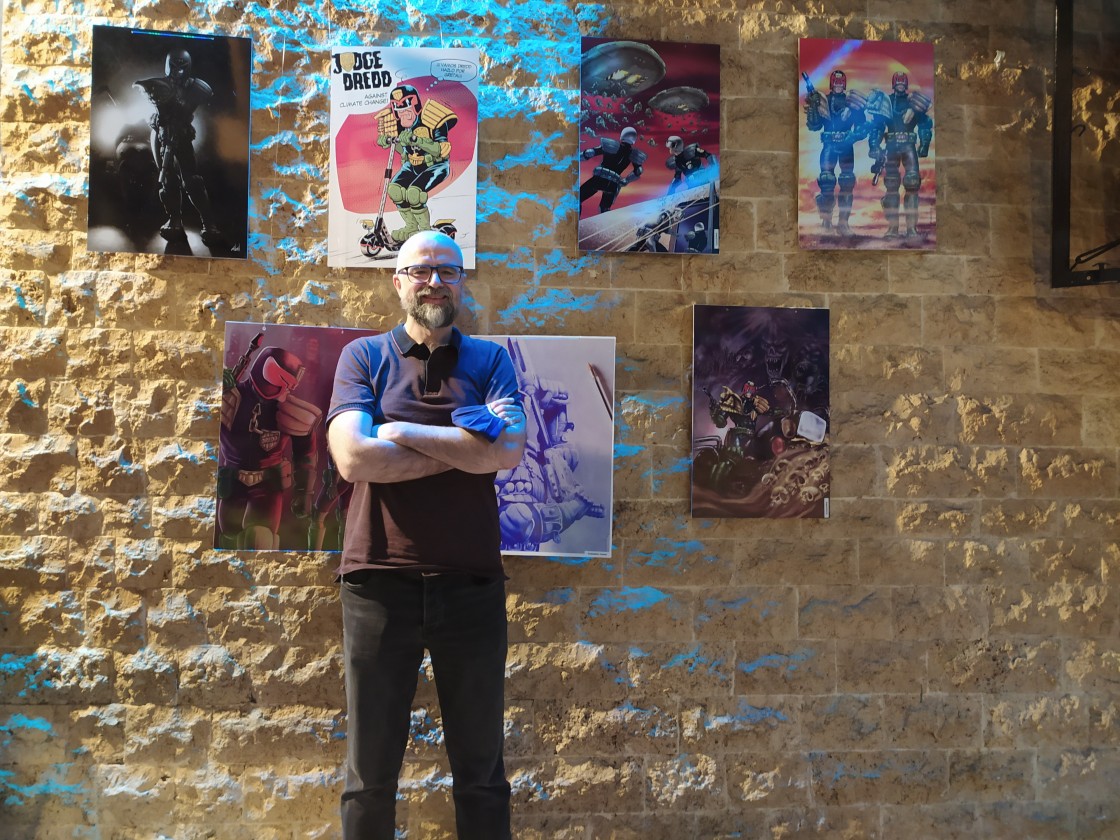 La exposición de cómic ‘Juez Dredd’ visita Lebowsky Rock & Pub de Teruel