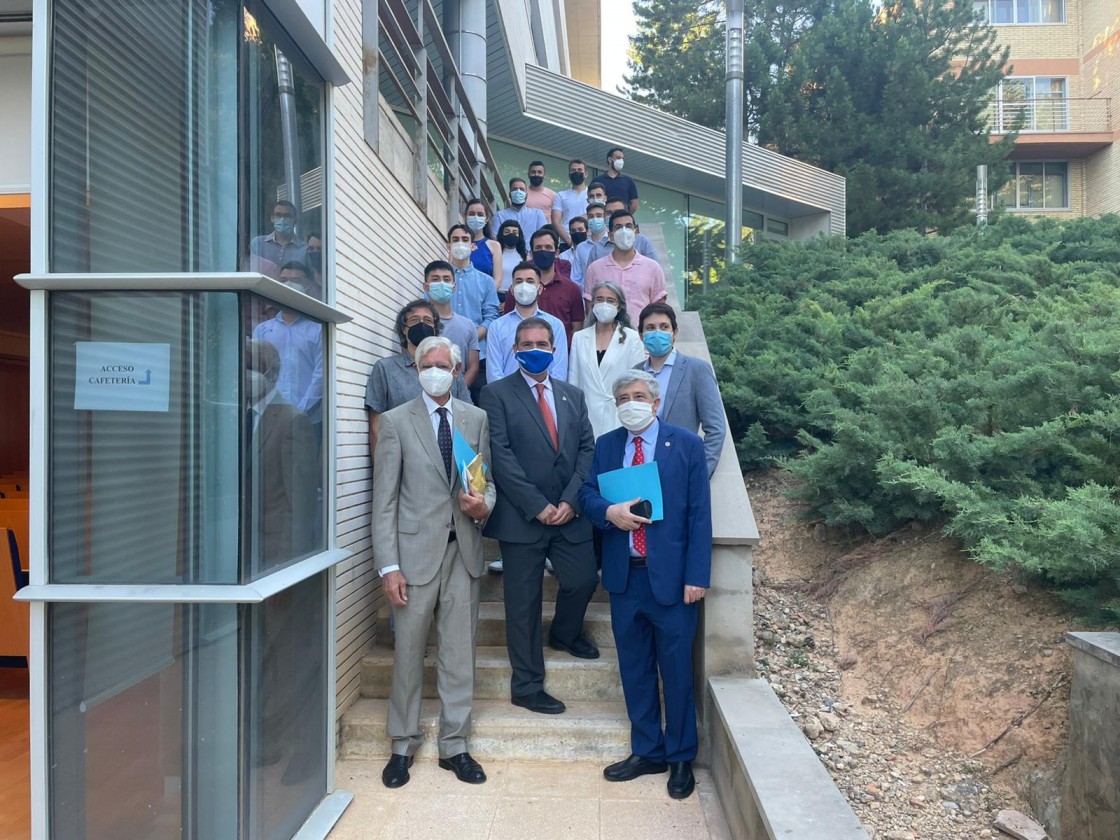 Los nuevos ingenieros de la Escuela Politécnica de Teruel reciben sus insignias