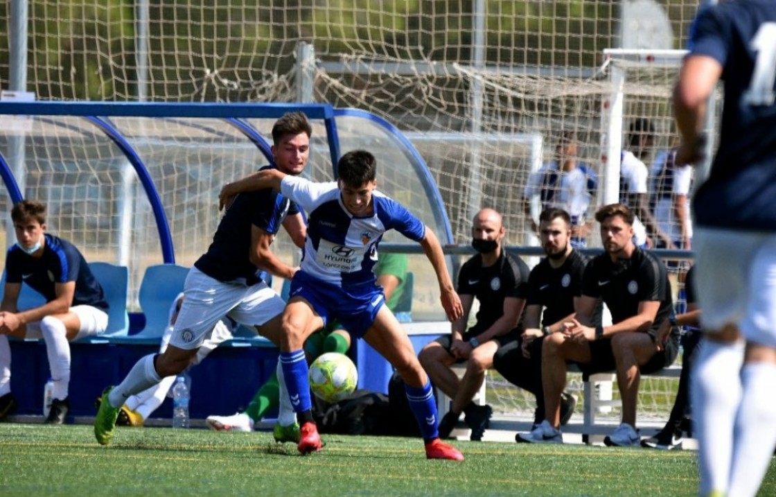 Román Alegre refuerza la defensa del CF Calamocha