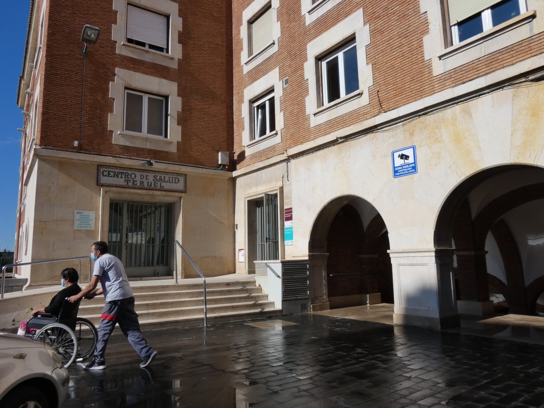 Leve descenso de contagios en Teruel con 51 positivos, centralizados esta vez en las zonas de salud de la ciudad