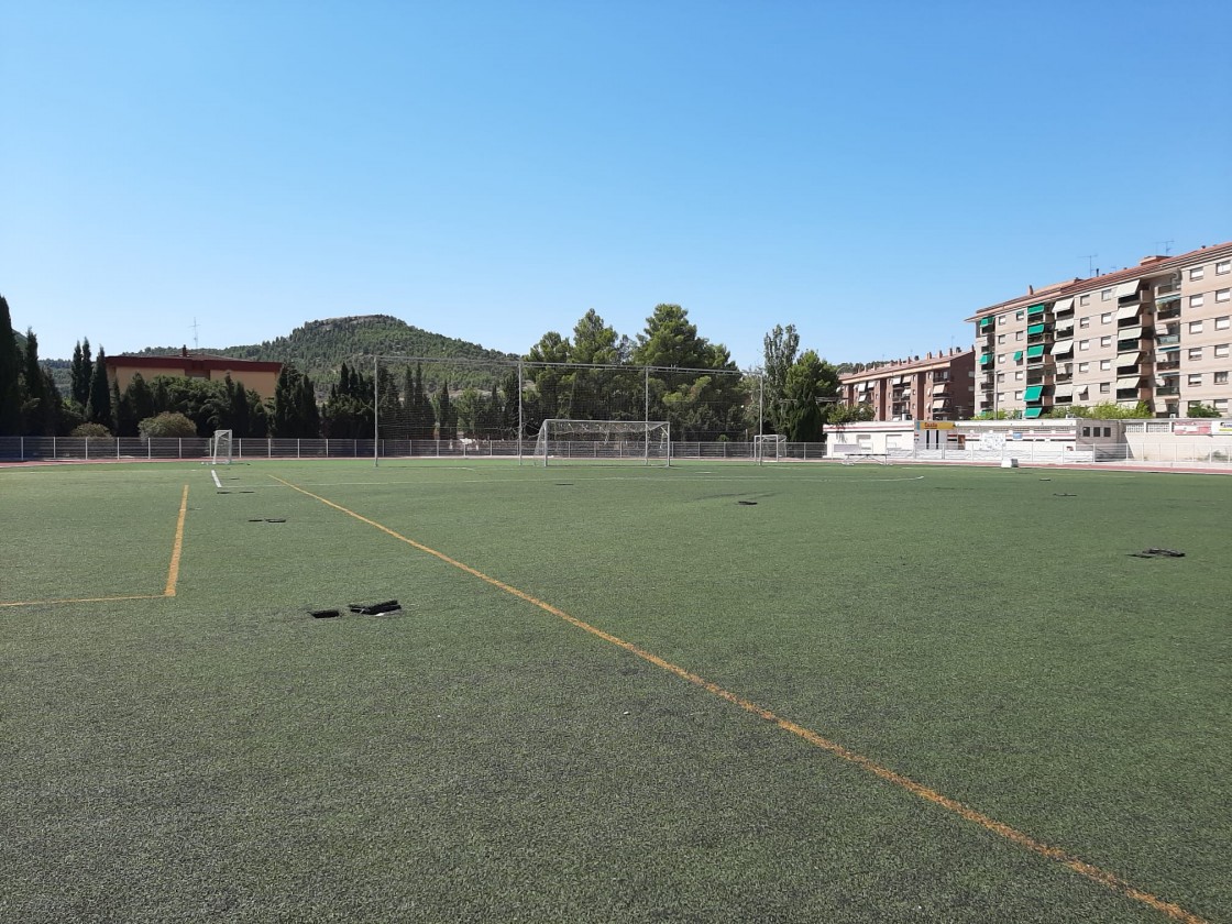 El PAR de Alcañiz pide aplazar la reforma del césped del campo de fútbol