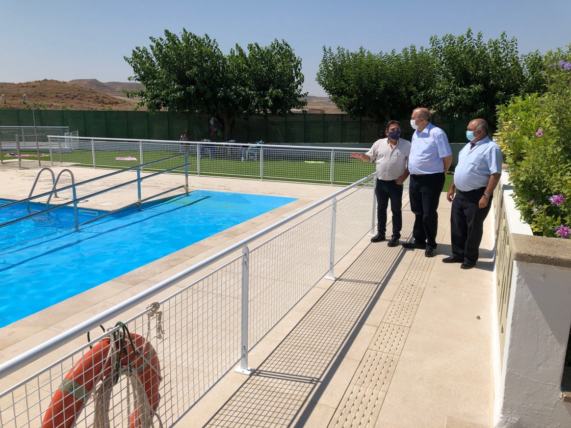 Samper de Calanda invierte 150.000 euros en la remodelación de la piscina de verano