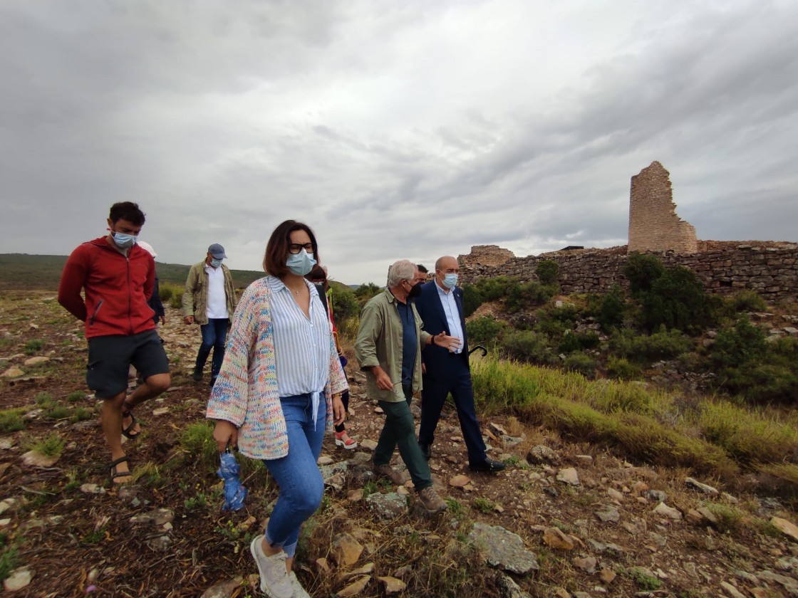 Sacan a la luz varias líneas de muralla hasta ahora ocultas en el yacimiento del Cabezo de San Pedro