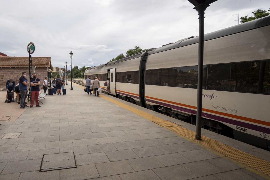 Los grupos municipales del Ayuntamiento de Teruel demandan un tren digno a propuesta de Cs