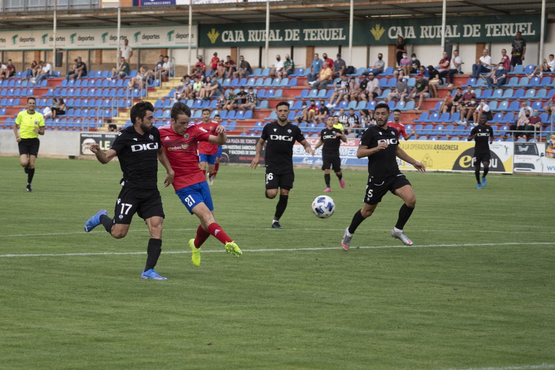 Un CD Teruel dominador empata contra el Castellón