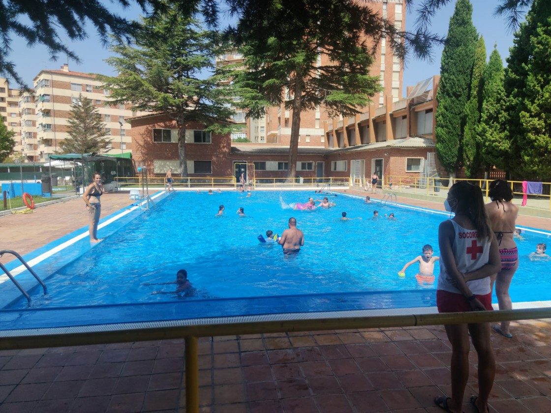 Los aforos en las piscinas de Teruel vuelven a completarse como en julio