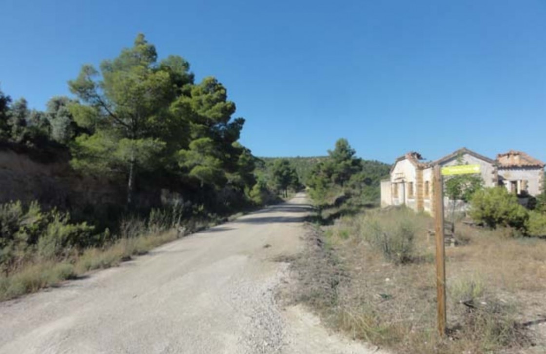 Carrera contrarreloj en el Matarraña para alegar contra los parques eólicos