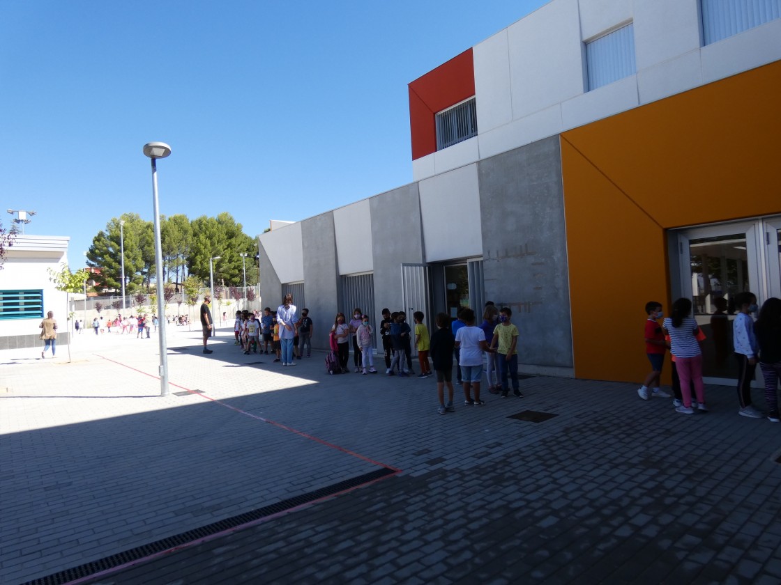 Malestar en el colegio Las Anejas de Teruel por la pérdida de un asesor lingüístico