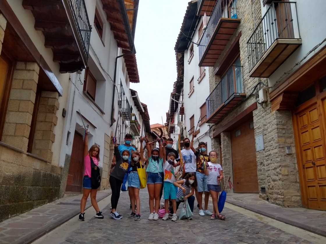 Las mudanzas de los danzantes de Alcalá de la Selva se harán en la iglesia debido a la covid