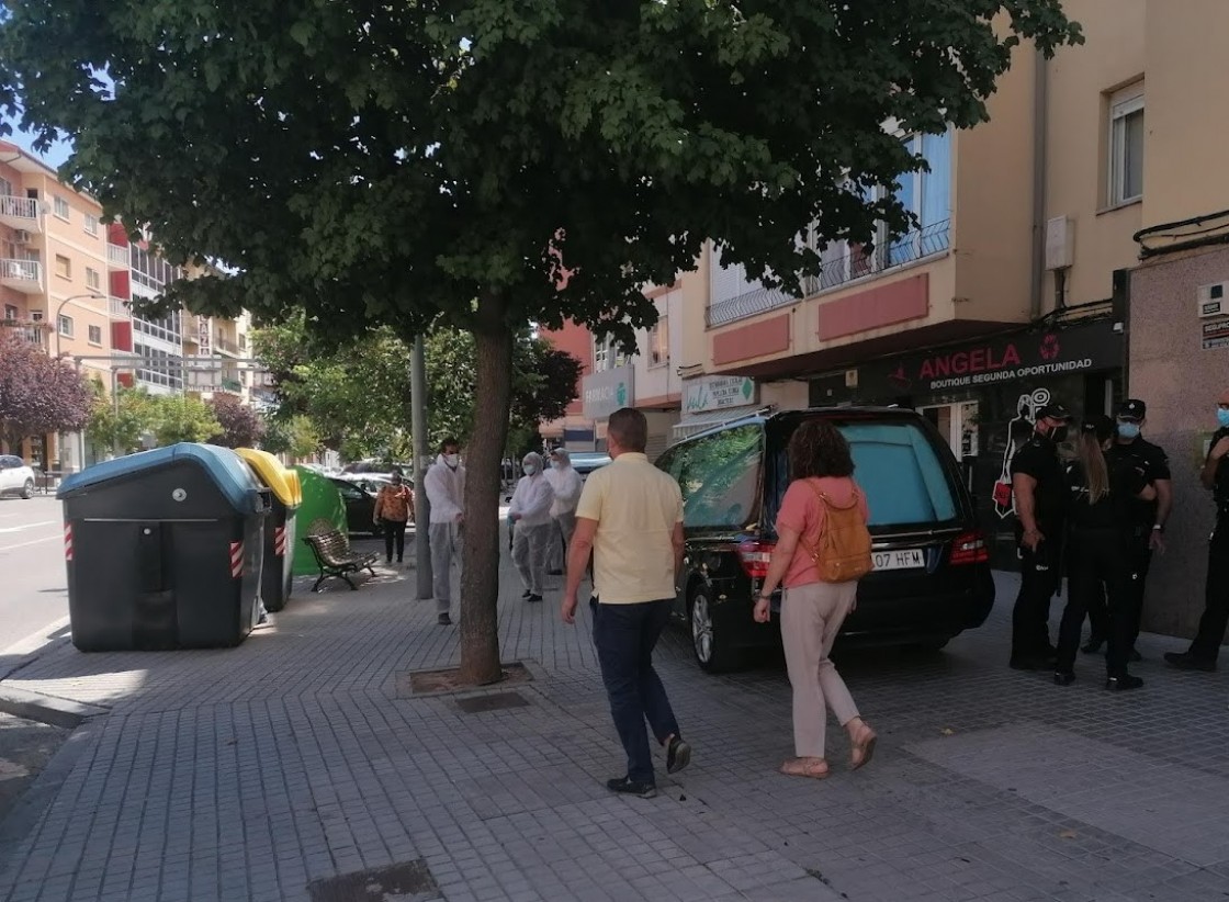 Encuentran el cadáver de un hombre en un domicilio del barrio del Ensanche de Teruel