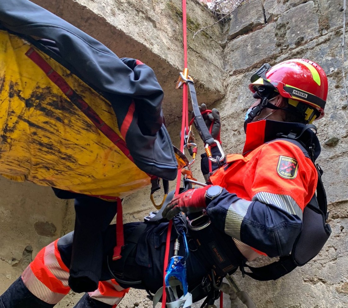 Catorce bomberos de la Diputación de Teruel, en un simulacro internacional en Yesa