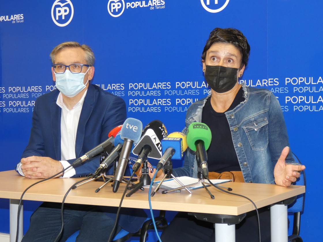 El PP exige contratos atractivos y estables para médicos en Teruel