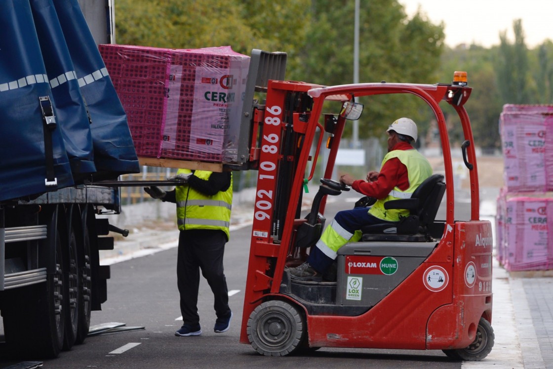 El paro cae en Teruel en 255 personas, hasta 5.037