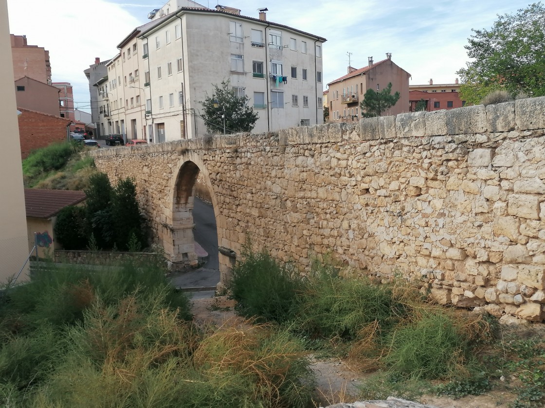 La sociedad Urban Teruel saca a licitación la restauración del Arquillo de San Cristóbal y la fuente del Calvario