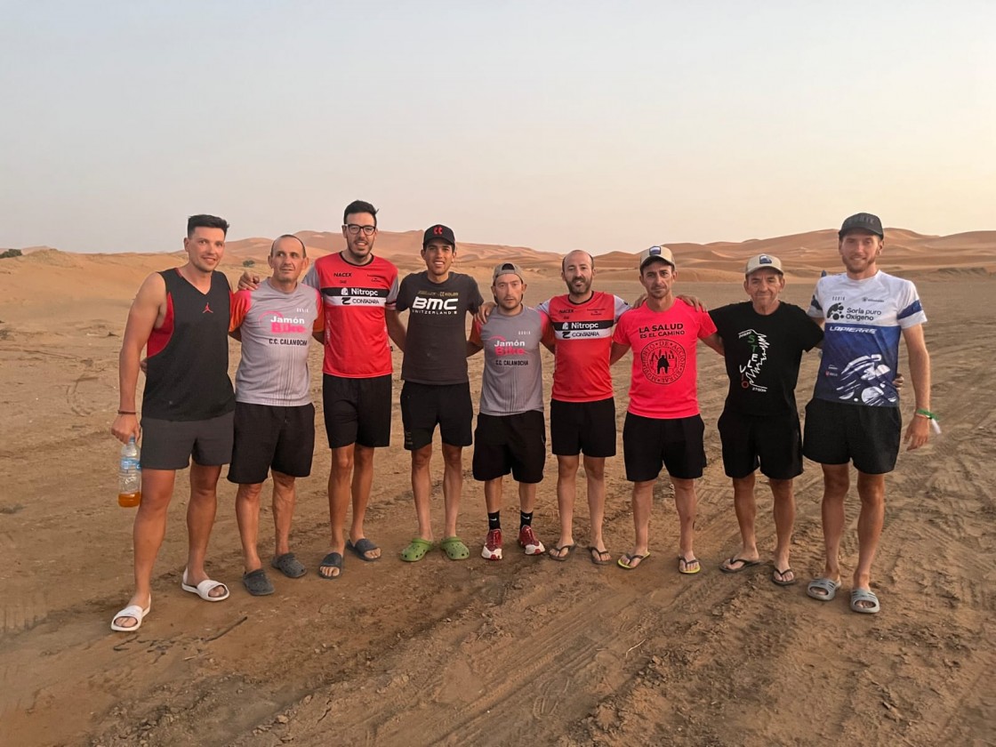 José María Láinez y Juan Ignacio Algás reinan en la arena de Marruecos en la Titan Desert