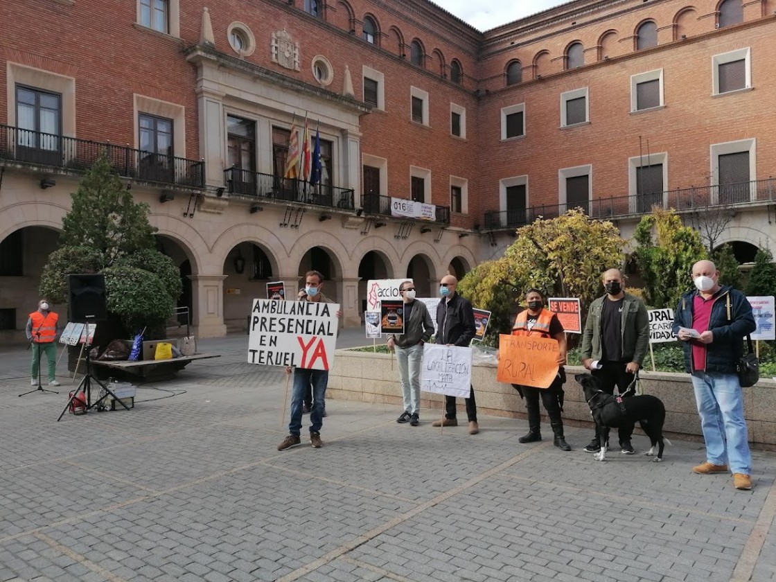 Trabajadores del transporte sanitario piden a las empresas y a la DGA que desaparezcan las localizaciones para dar mejor servicio