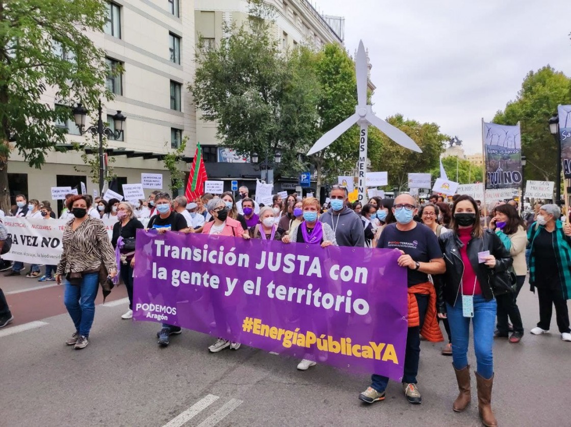 Podemos reclama dar un giro al modelo de transición energética tras el éxito de la manifestación del sábado en Madrid