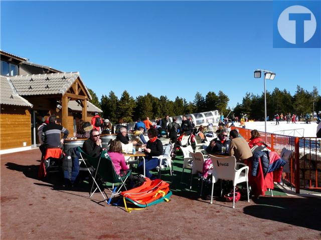 Una amplísima terraza para disfrutar de una jornada soleada