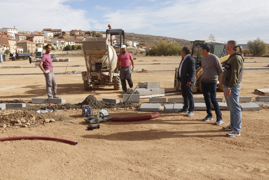 Orihuela mejora la entrada al municipio con la creación de un área de servicios