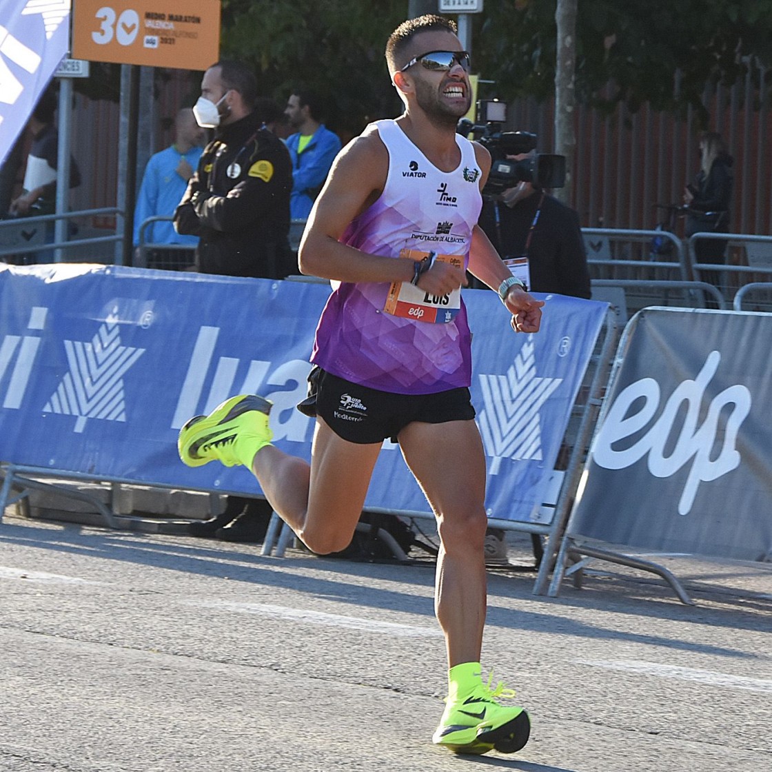 Luis Agustín firma un nuevo récord provincial en media maratón