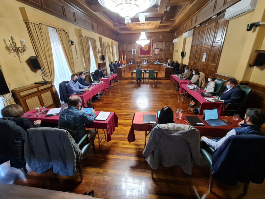 Todos los grupos del Ayuntamiento de Teruel piden ya la radioterapia sin esperar al nuevo hospital