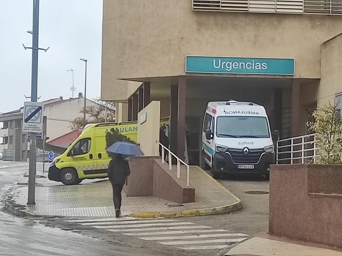 La DGA baraja que médicos internistas de otros hospitales echen una mano para mantener la hospitalización domiciliaria