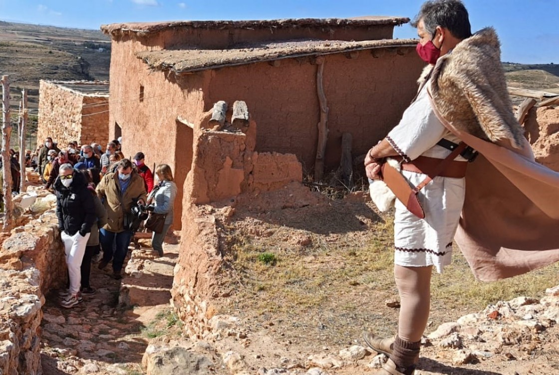 La XIII edición de Lakuerter concluye con una visita teatralizada al poblado de El Cabo