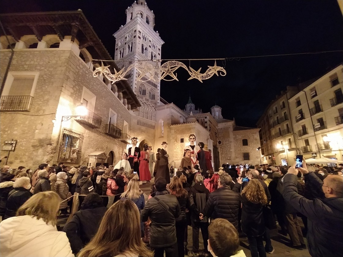 Segundo de Chomón se une a la Comparsa de Gigantes y Cabezudos de Teruel