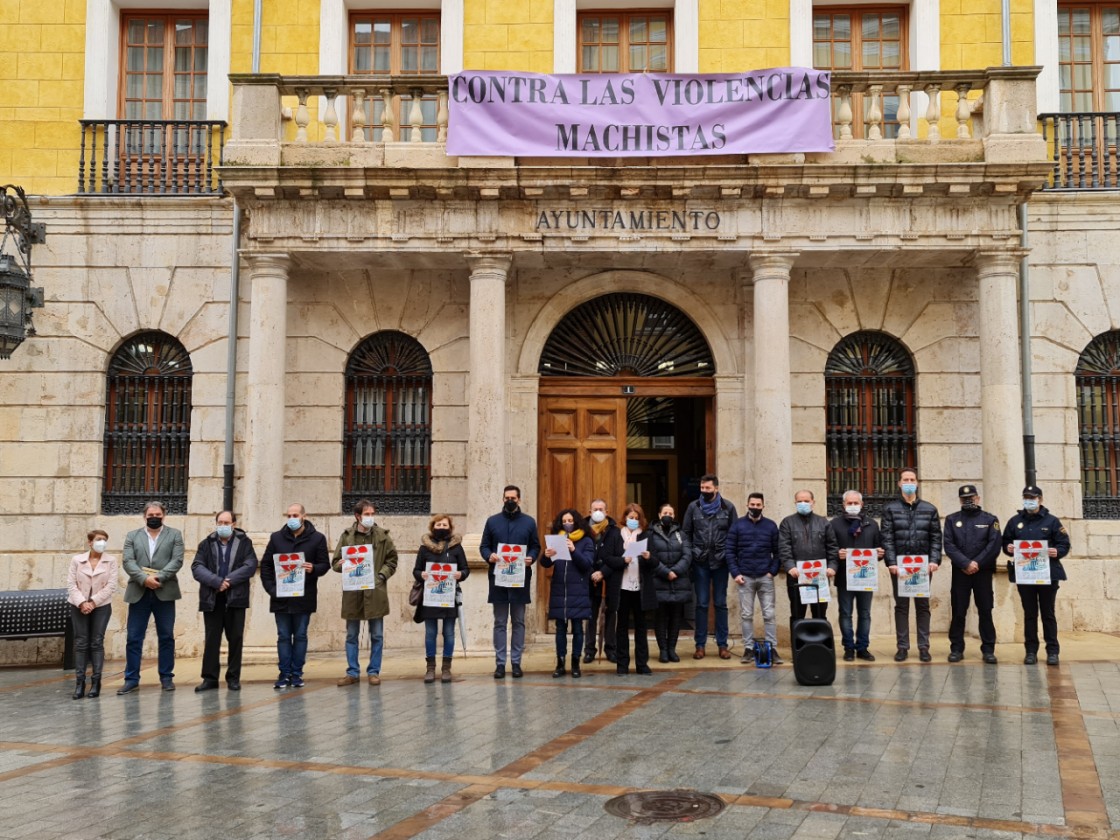 Todos los grupos municipales de Teruel a excepción de Vox suscriben un manifiesto contra la violencia machista