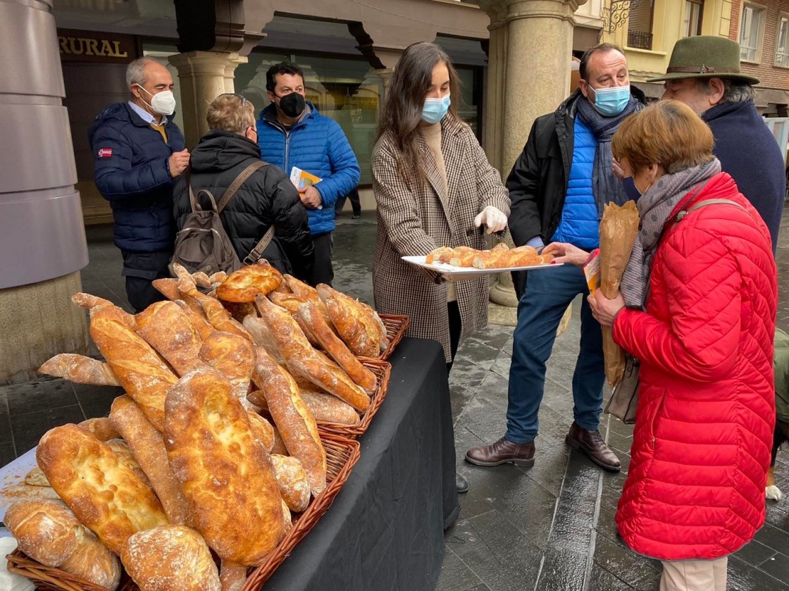 Cerealistas y panaderos se alían con el CITA para recuperar el pan tradicional de Teruel