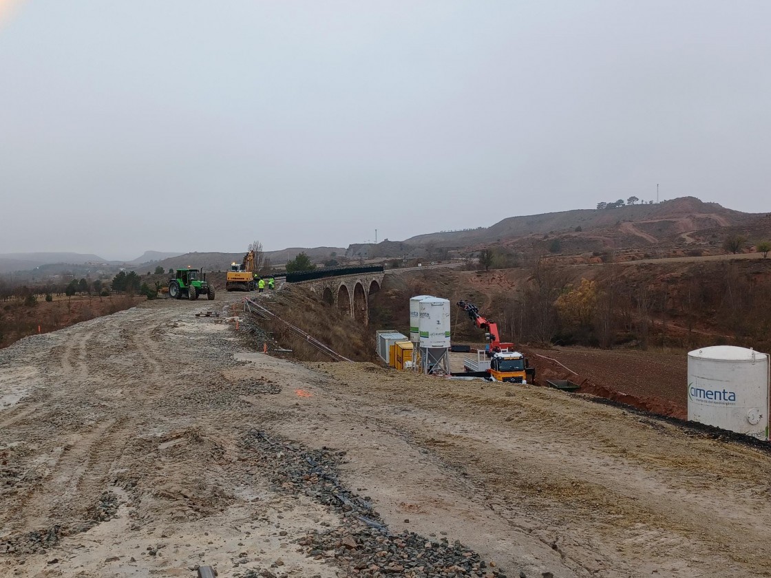 Adif asegura que se cumplirán los plazos con las obras del tren