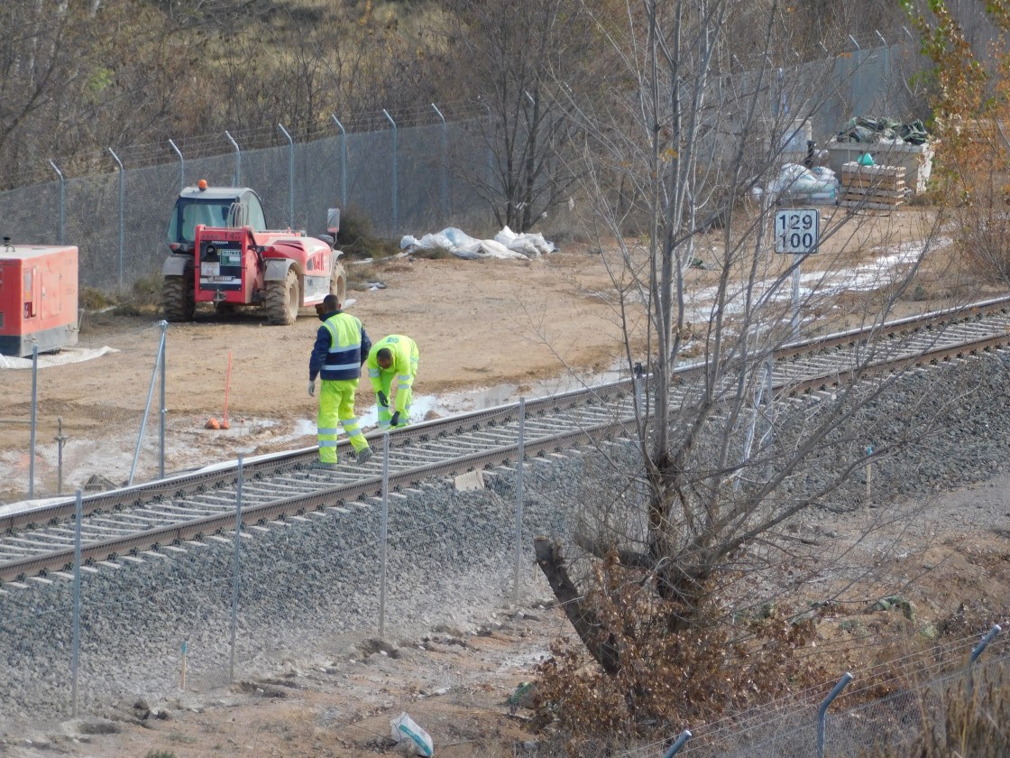 Adif restablece la circulación en la línea férrea Zaragoza-Teruel-Sagunto tras las obras