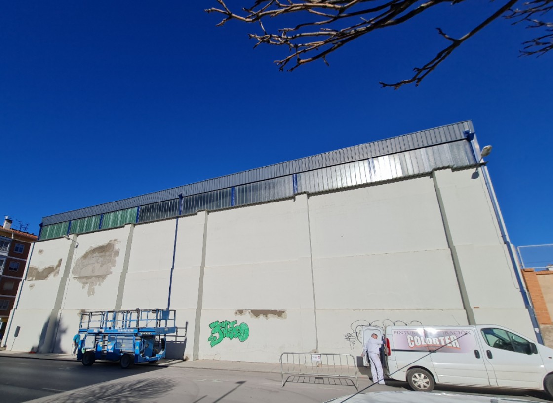 El Ayuntamiento de Teruel mejora la fachada del Frontón Pinilla