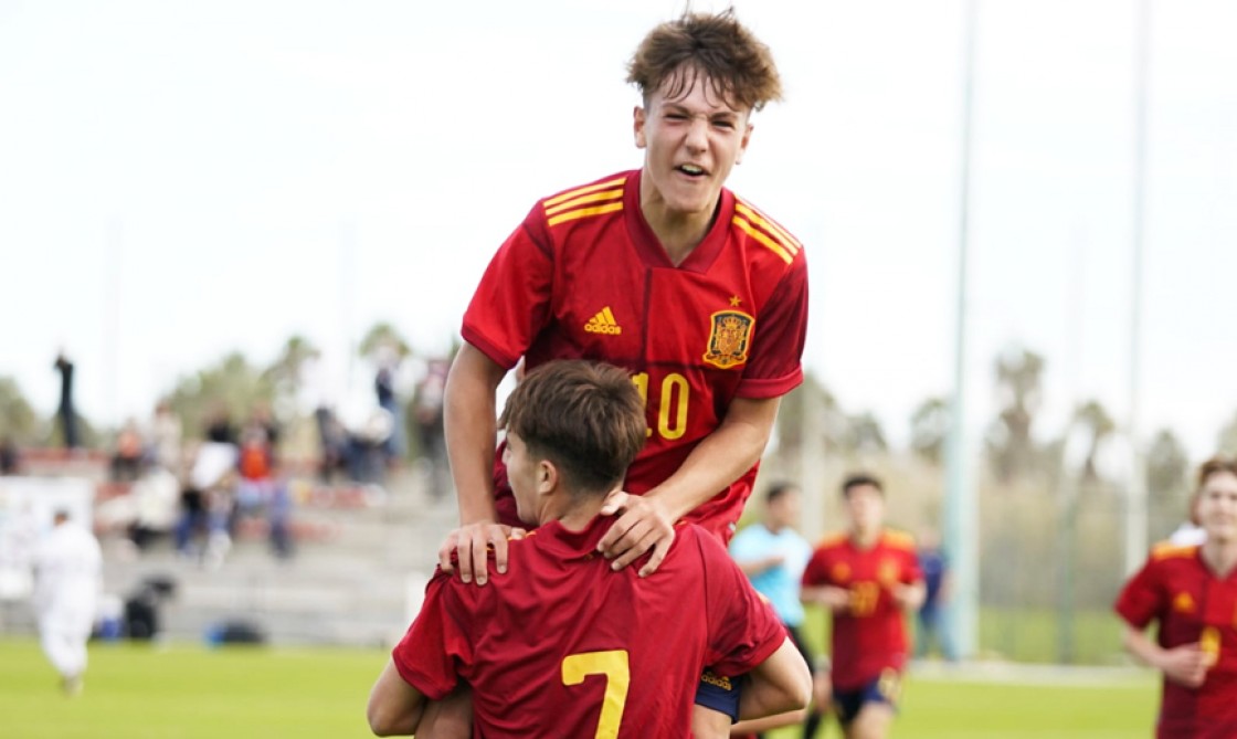 Juan Hernández realiza un balance muy positivo de su debut en competición con la selección española sub 15