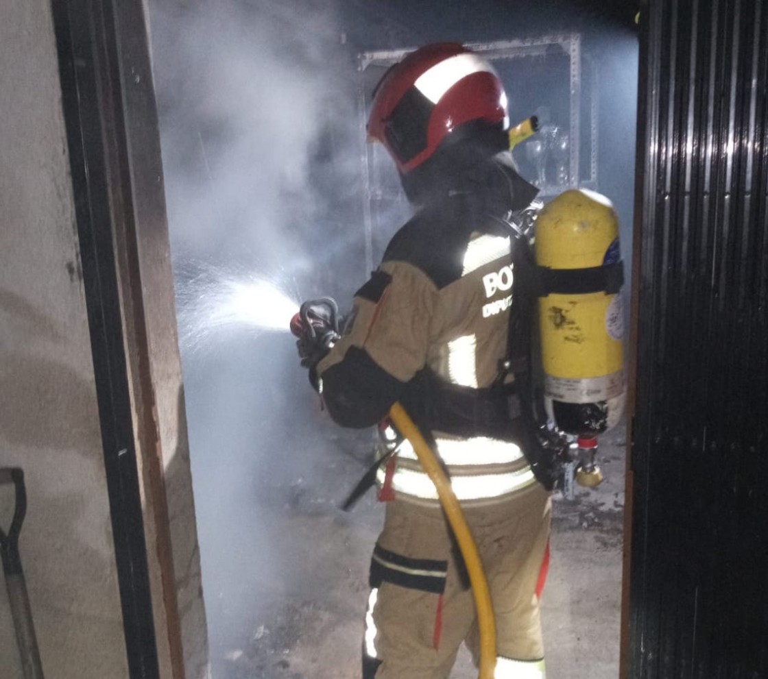 Un herido en el incendio de un granero en Valjunquera que fue extinguido por los bomberos de la DPT