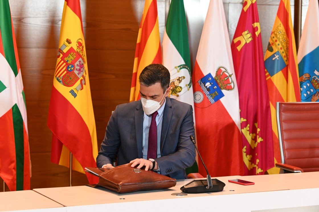 La mascarilla no será obligatoria en el campo, paseando solo o a una distancia