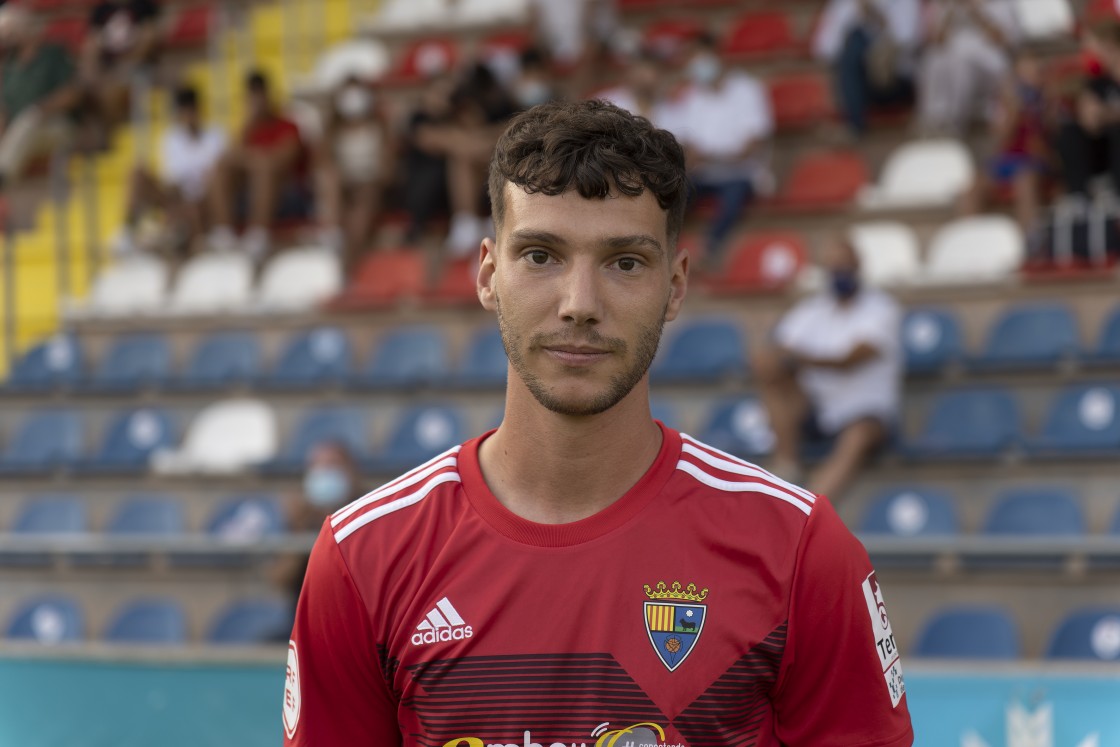 Héctor Otín, segunda salida del vestuario del CD Teruel