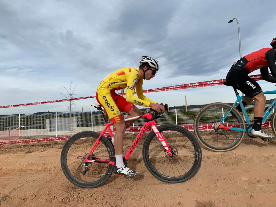 Javier Zaera da el oro a Aragón en la categoría sub23 del Campeonato de España de Ciclocross en Xátiva