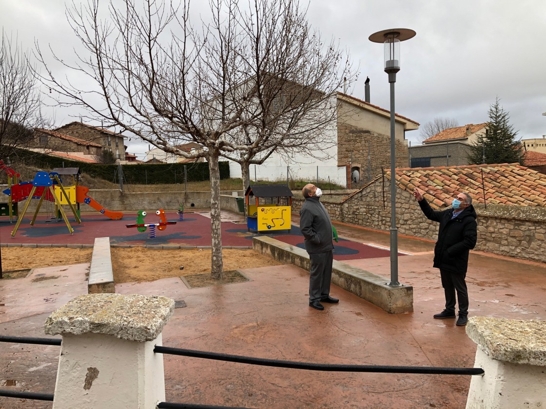 El presidente de la DPT visita en Cedrillas las actuaciones realizadas con el Plan de Obras y Servicios, “que genera una importante actividad económica”