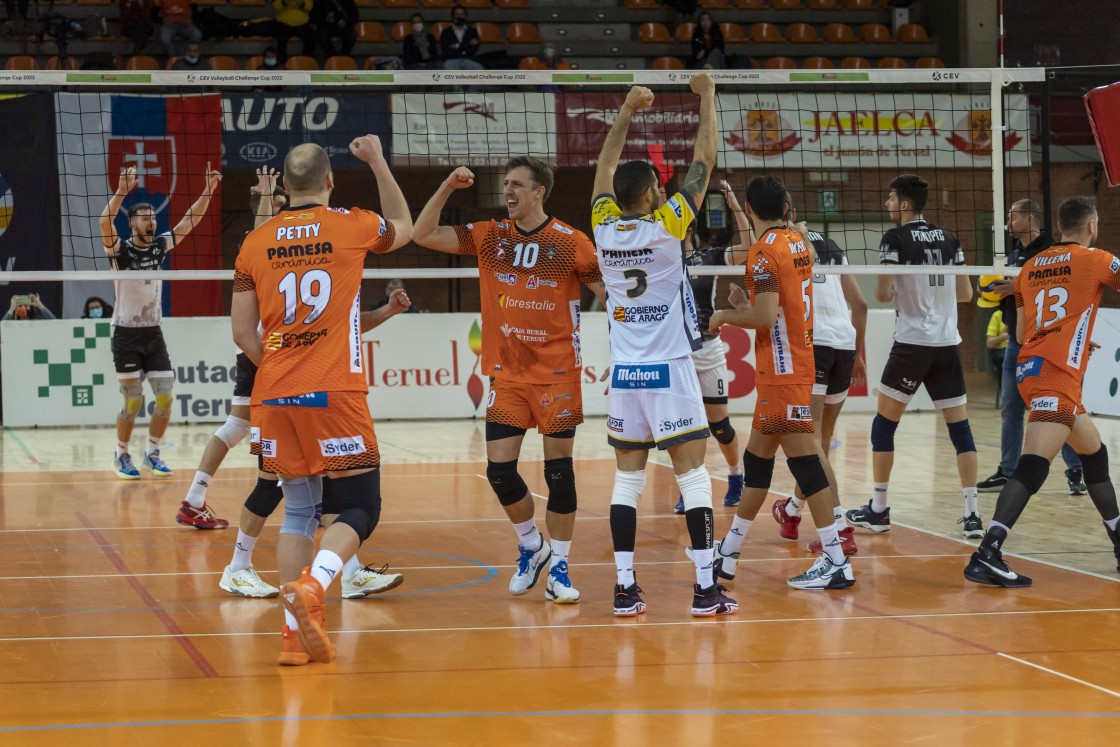 El CV Teruel gana 4-1 en el set de oro en una remontada espectacular y sigue adelante en Europa