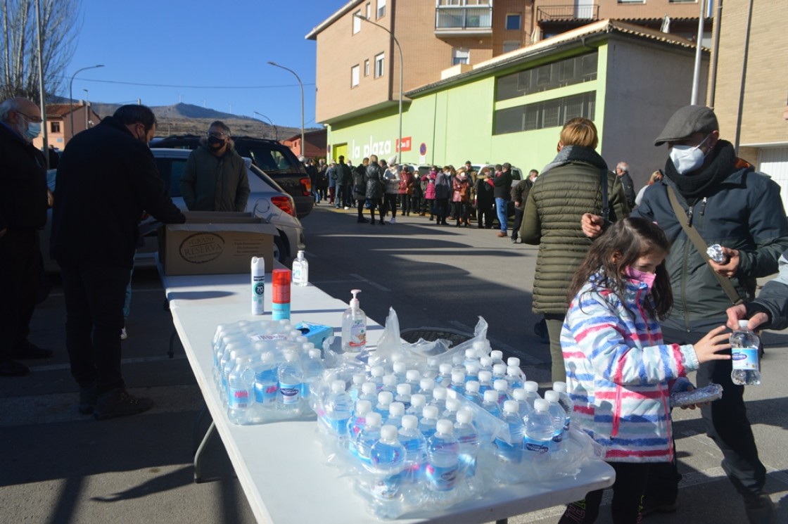 Nueva concentración de protesta ante el centro de salud de Utrillas por la atención sanitaria