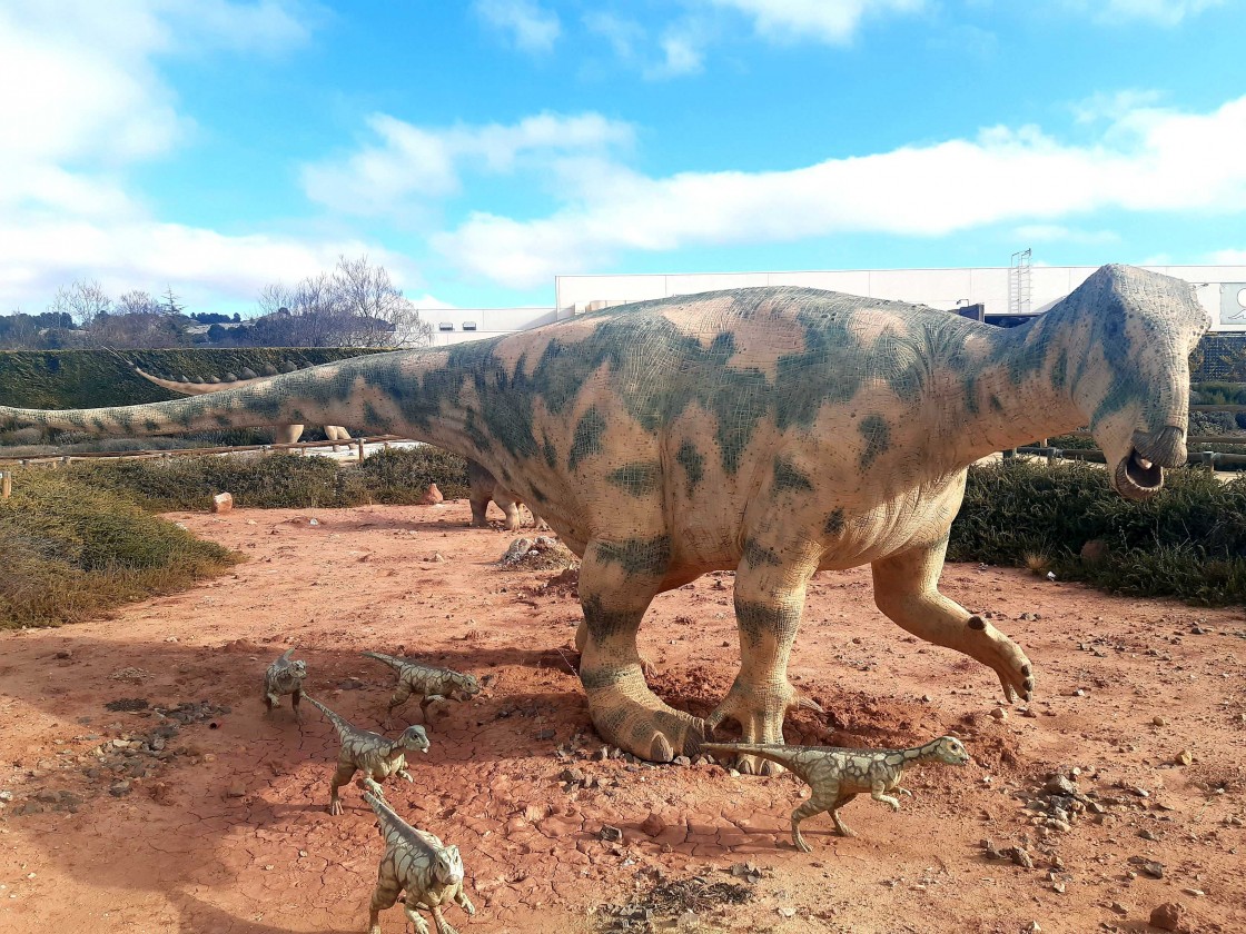 Una investigación de la Fundación Dinópolis describe nuevos fósiles de grandes dinosaurios hallados en Cabra de Mora