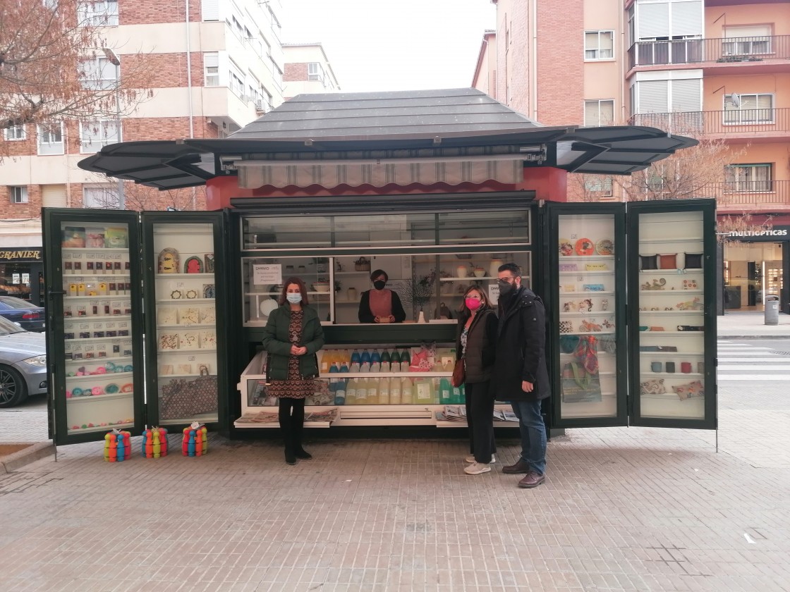 El quiosco de Atadi en Sanz Gadea ofrece artículos de su marca Diverco